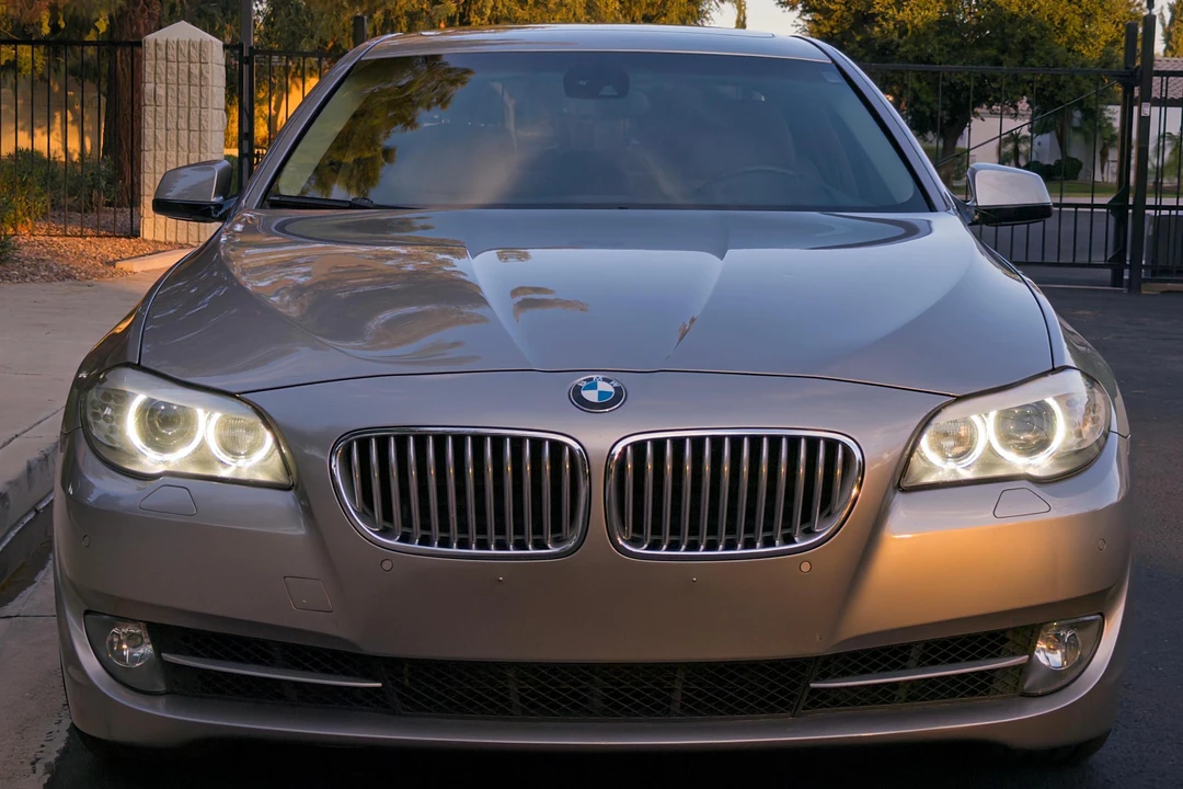 2011 BMW F10 550i & M550d Sedan - Image 2 of 31