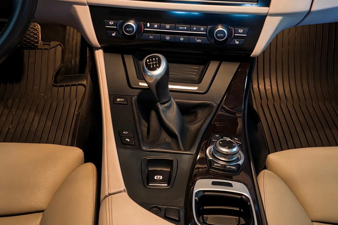 2011 BMW F10 550i & M550d Sedan - Image 28 of 31