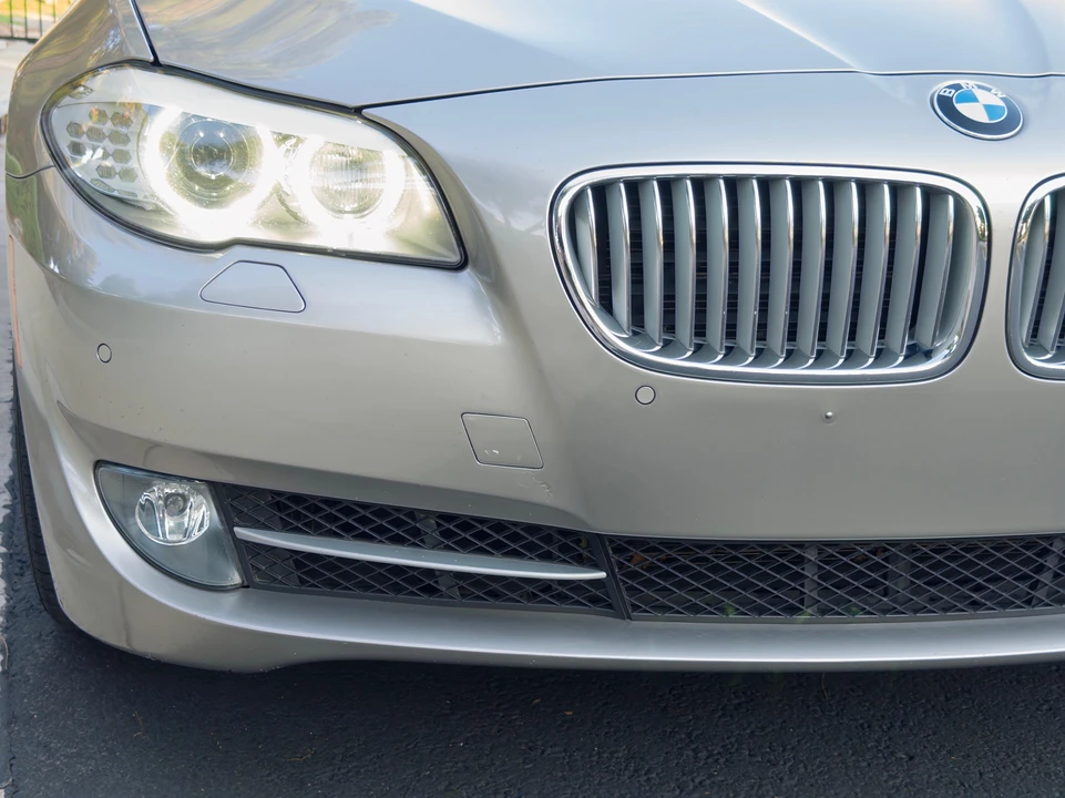 2011 BMW F10 550i & M550d Sedan - Image 14 of 31
