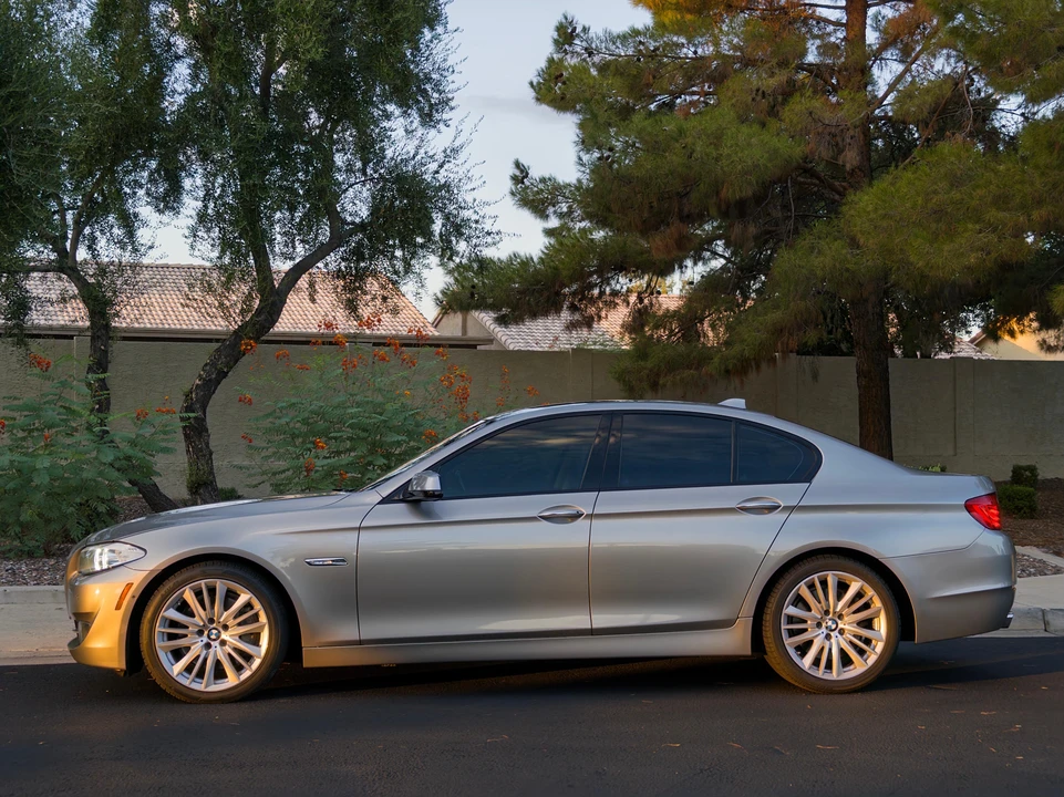 2011 BMW F10 550i & M550d Sedan - Image 8 of 31