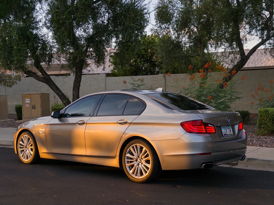 2011 BMW F10 550i & M550d Sedan - Image 9 of 31