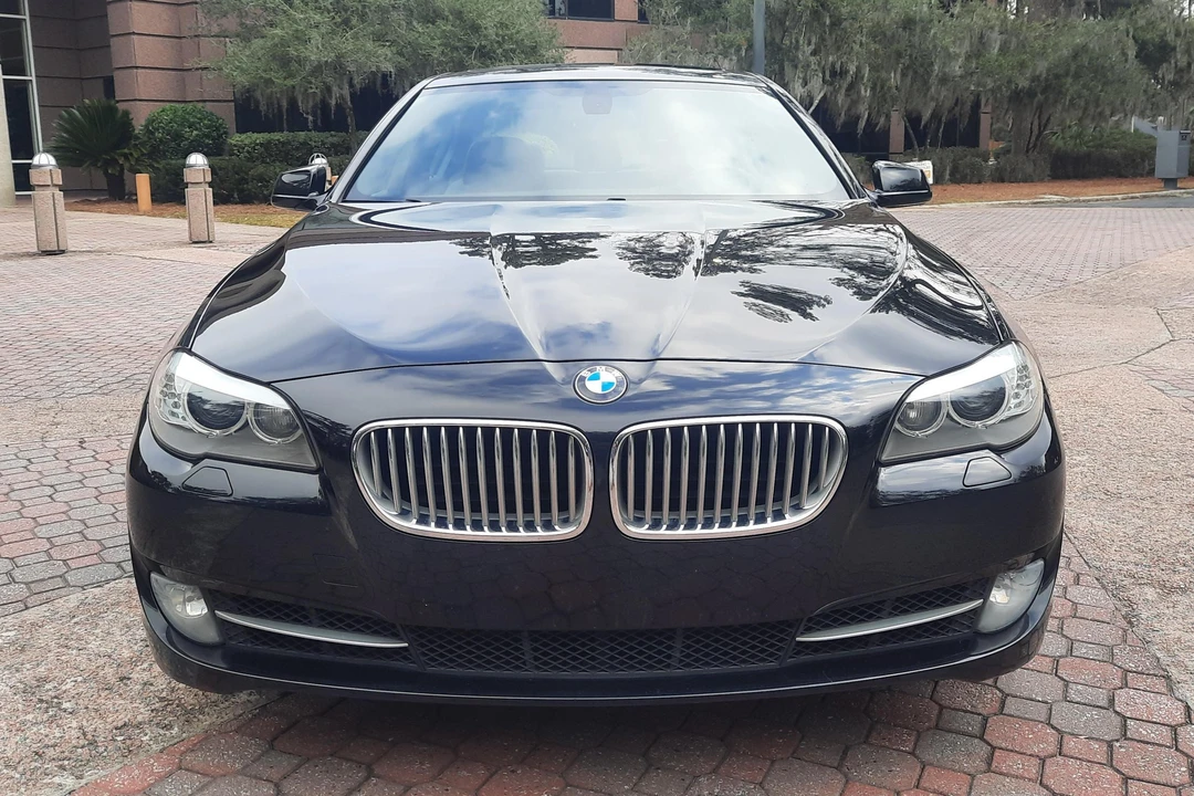 2011 BMW F10 550i & M550d Sedan - Image 2 of 31