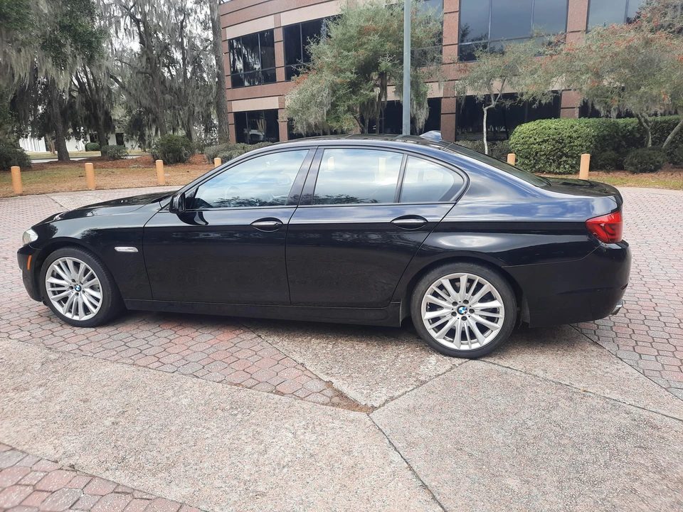 2011 BMW F10 550i & M550d Sedan - Image 12 of 31