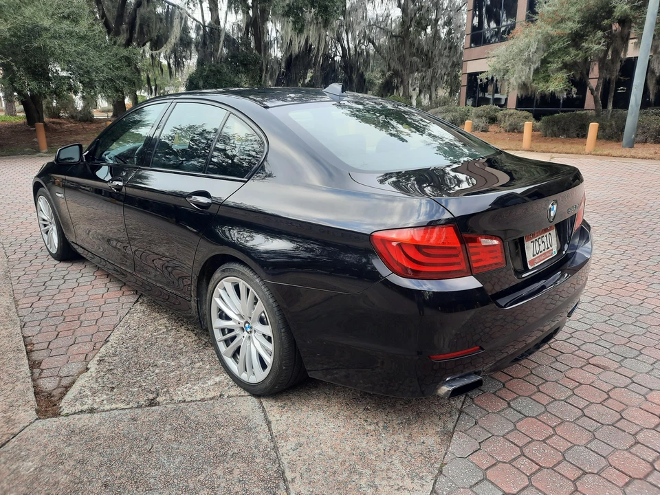 2011 BMW F10 550i & M550d Sedan - Image 14 of 31