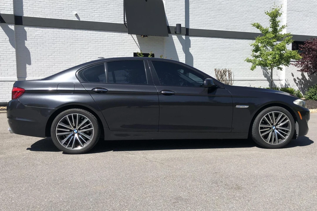 2011 BMW F10 550i & M550d Sedan - Image 3 of 9