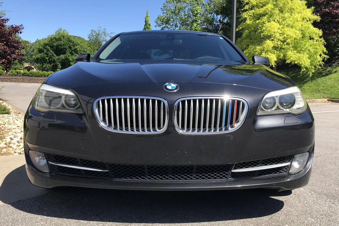2011 BMW F10 550i & M550d Sedan - Image 2 of 9