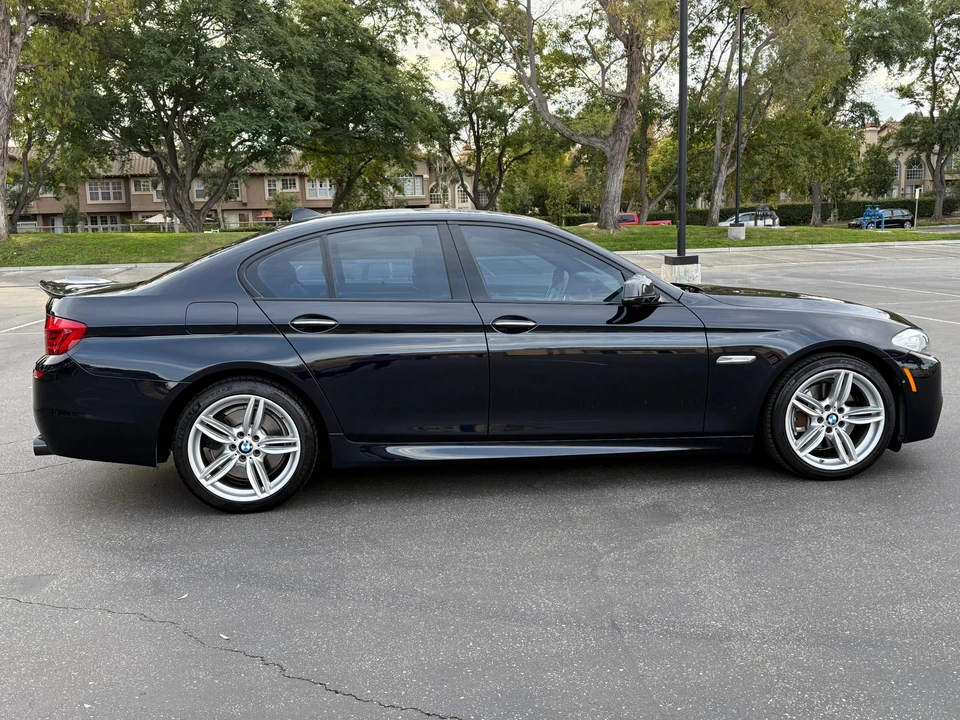2011 BMW F10 550i & M550d Sedan - Image 9 of 31