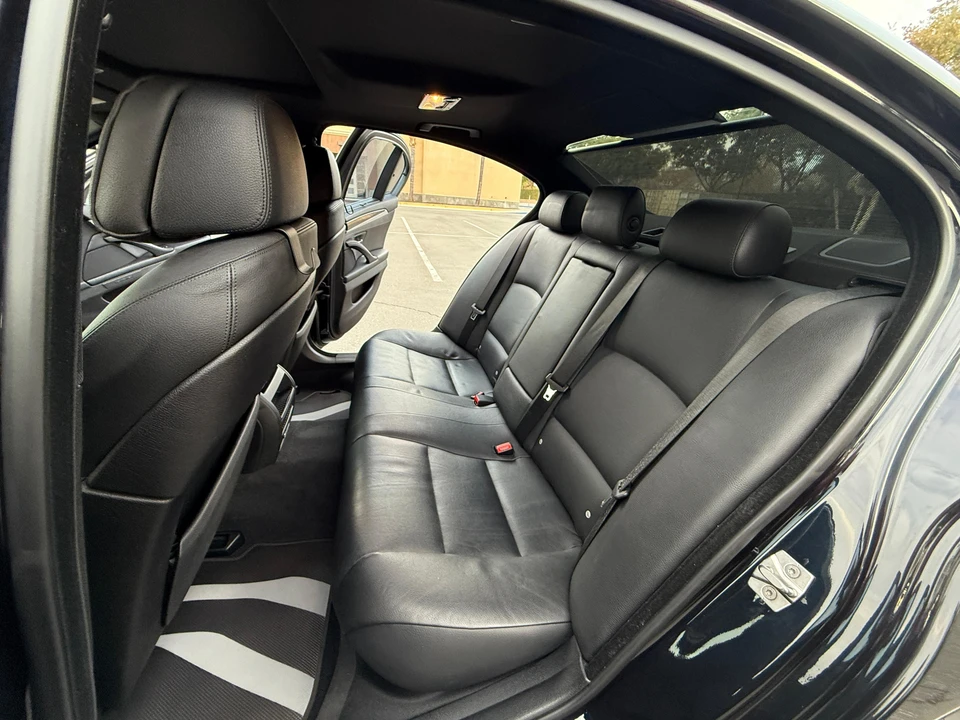2011 BMW F10 550i & M550d Sedan - Image 30 of 31