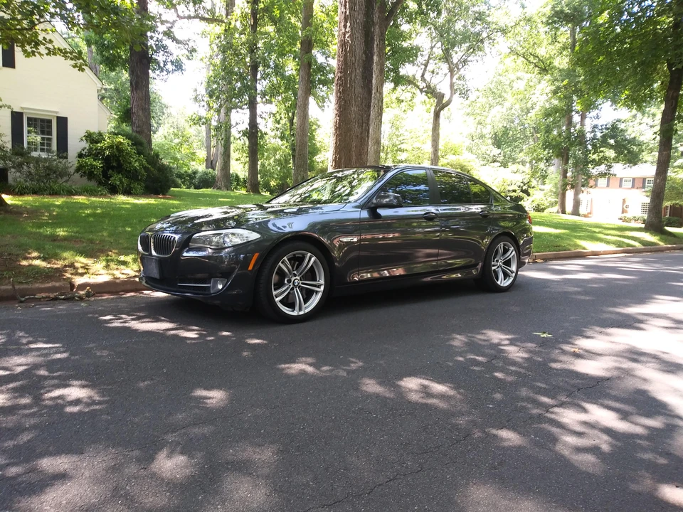 2011 BMW F10 550i & M550d Sedan - Image 10 of 20