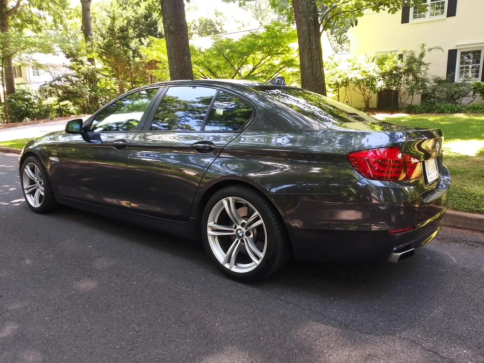 2011 BMW F10 550i & M550d Sedan - Image 2 of 20