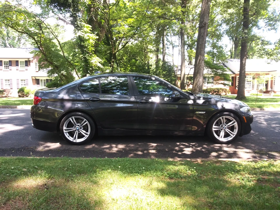 2011 BMW F10 550i & M550d Sedan - Image 3 of 20