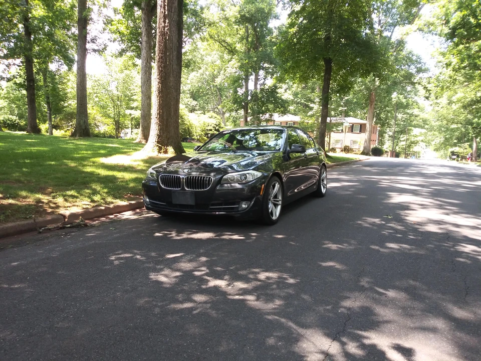 2011 BMW F10 550i & M550d Sedan - Image 8 of 20
