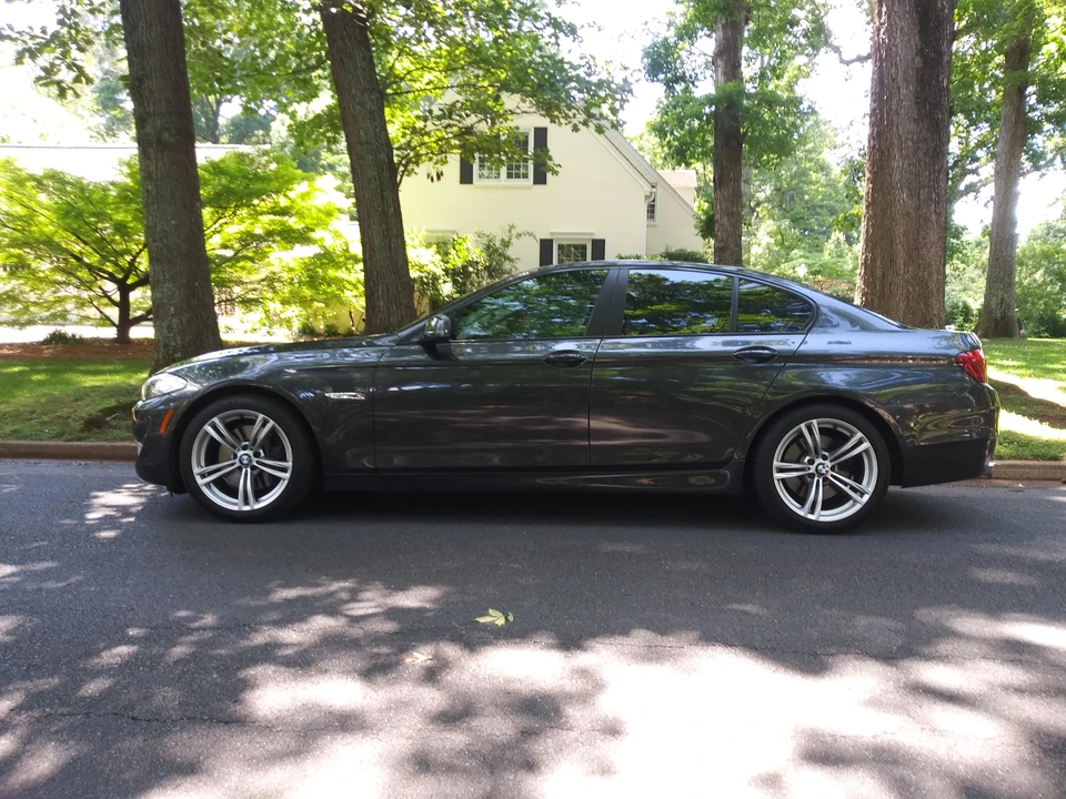 2011 BMW F10 550i & M550d Sedan - Image 11 of 20