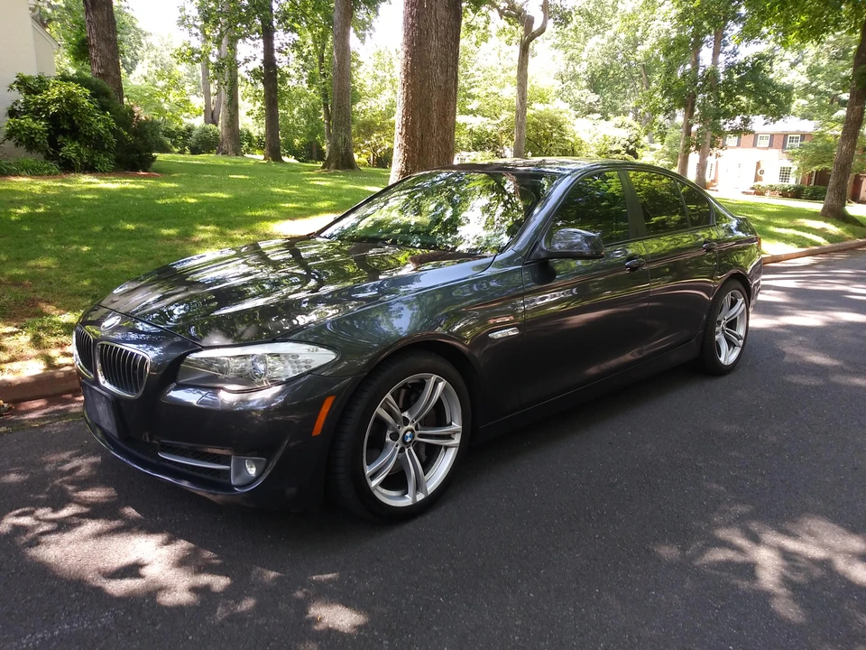 2011 BMW F10 550i & M550d Sedan - Image 9 of 20