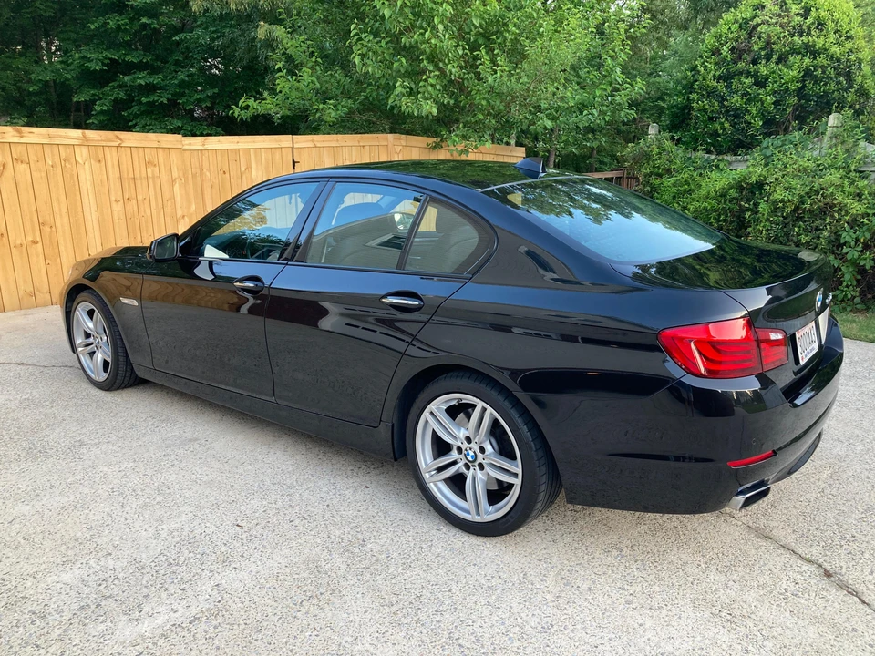 2011 BMW F10 550i & M550d Sedan - Image 10 of 31