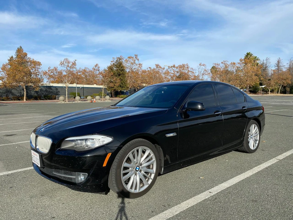 2011 BMW F10 550i & M550d Sedan - Image 9 of 31