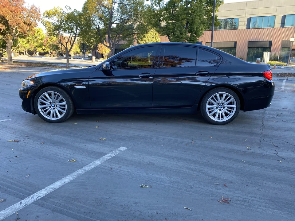 2011 BMW F10 550i & M550d Sedan - Image 10 of 31