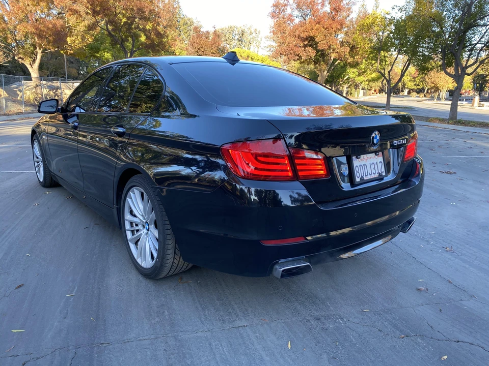 2011 BMW F10 550i & M550d Sedan - Image 13 of 31