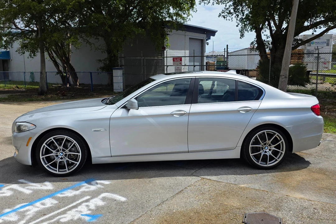 2011 BMW F10 550i & M550d Sedan - Image 3 of 31