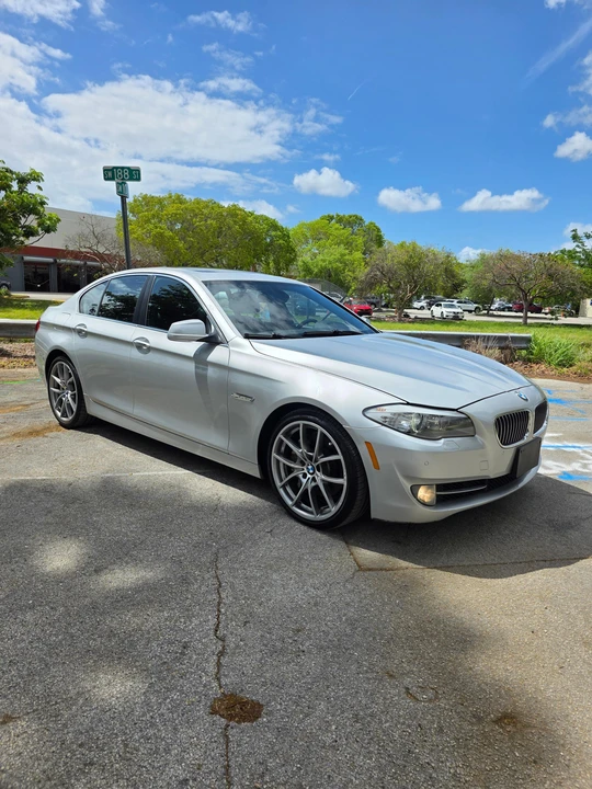 2011 BMW F10 550i & M550d Sedan - Image 12 of 31
