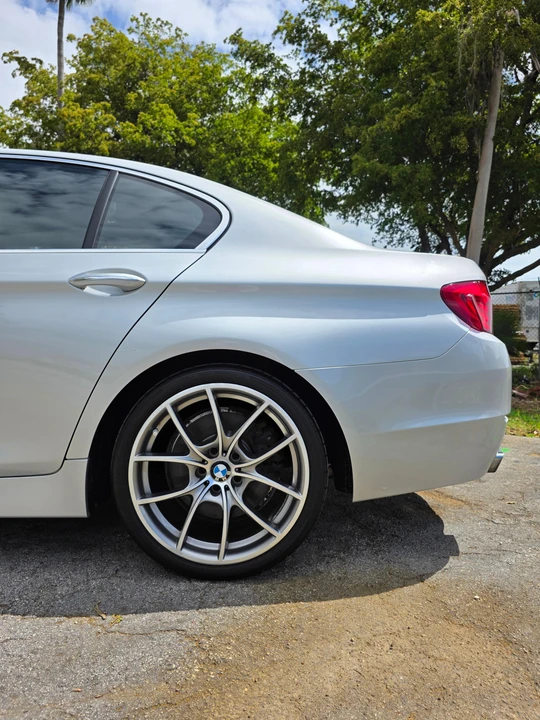 2011 BMW F10 550i & M550d Sedan - Image 18 of 31