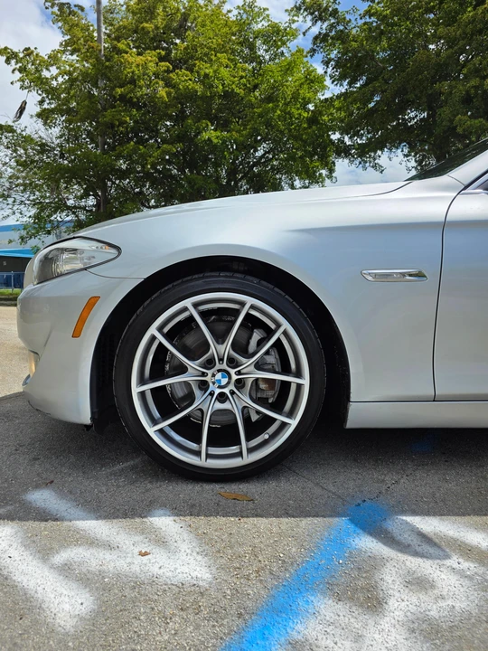 2011 BMW F10 550i & M550d Sedan - Image 16 of 31