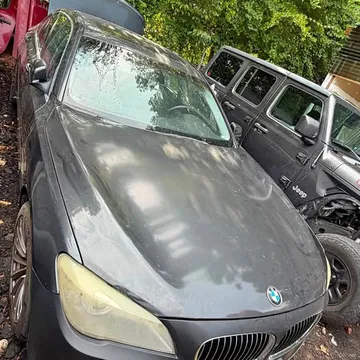 2011 BMW 740Li Sedan