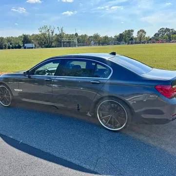 2011 BMW 750Li Sedan