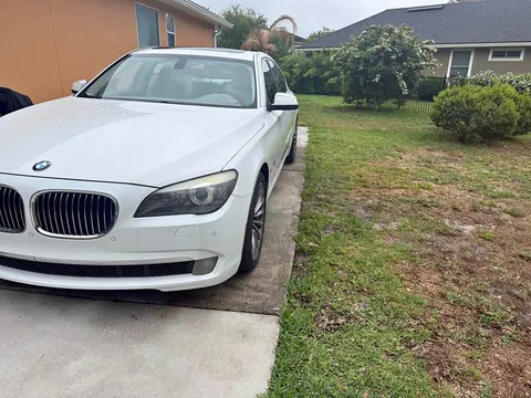 2011 BMW 750Li Sedan