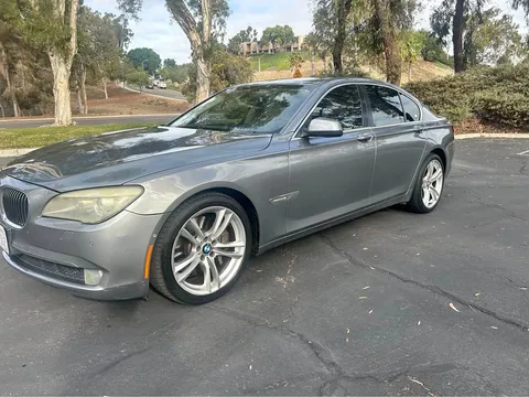 2011 BMW 750i Sedan