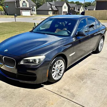 2011 BMW 750i Sedan