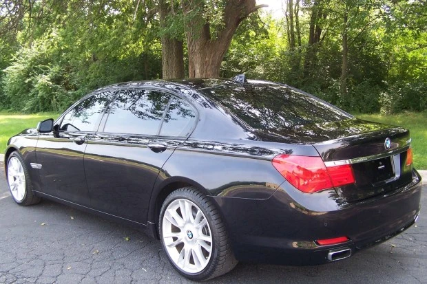 2011 BMW F01/F02 750i & 760Li Sedan - Image 2 of 7