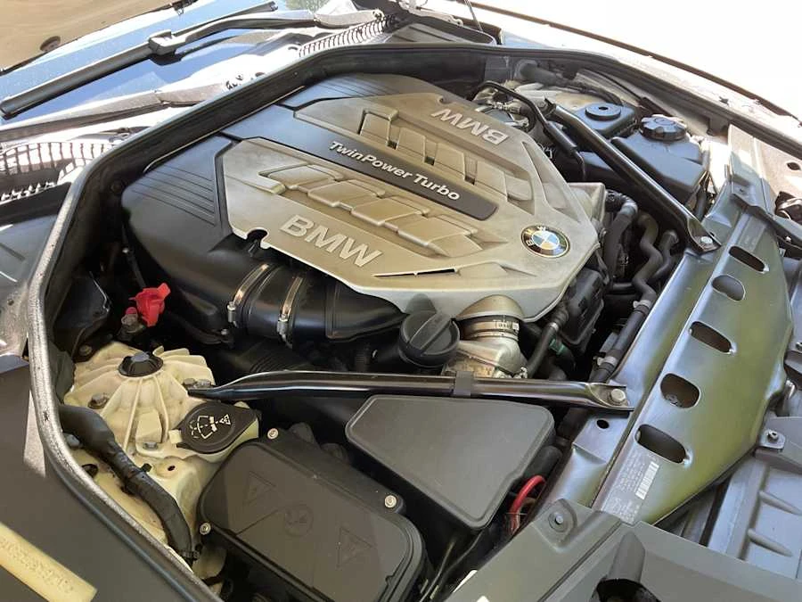 2011 BMW F01/F02 750i & 760Li Sedan - Image 8 of 9