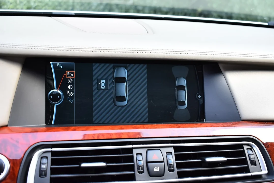 2011 BMW Alpina B7 - Image 26 of 30