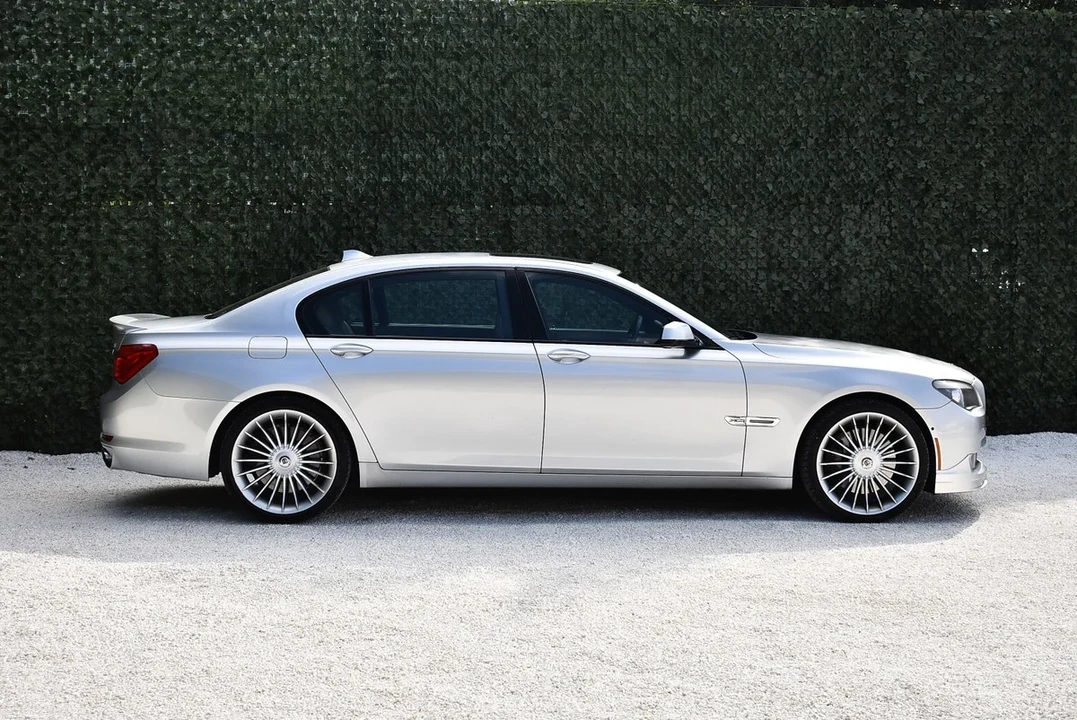 2011 BMW Alpina B7 - Image 7 of 30
