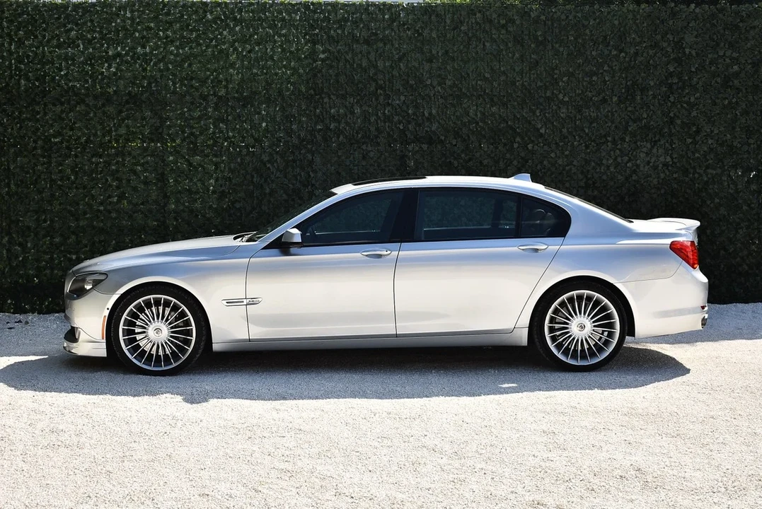 2011 BMW Alpina B7 - Image 16 of 30