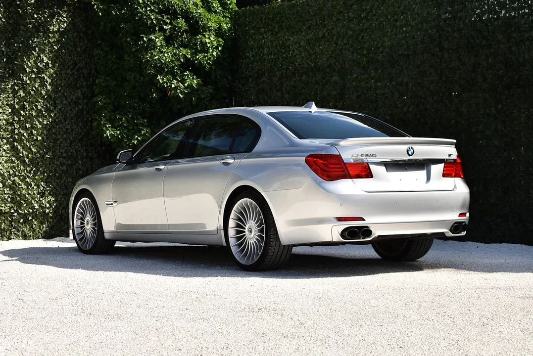 2011 BMW Alpina B7 - Image 13 of 31