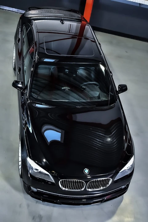 2011 BMW Alpina B7 - Image 17 of 31