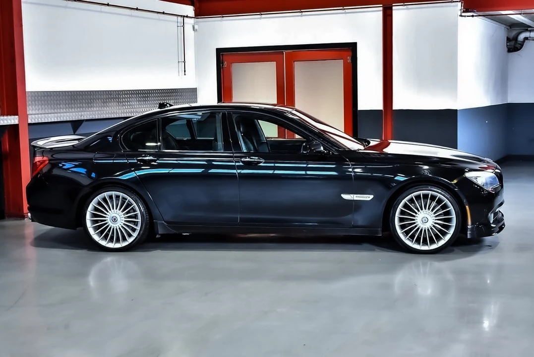2011 BMW Alpina B7 - Image 15 of 31