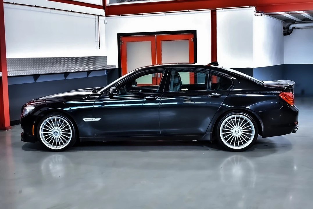 2011 BMW Alpina B7 - Image 27 of 31