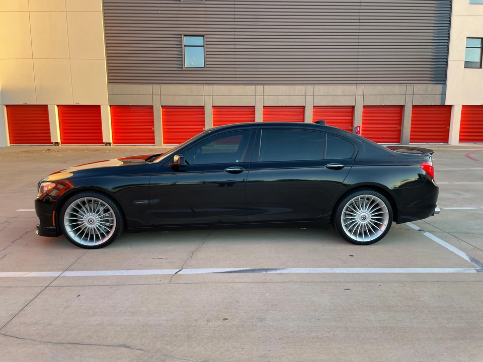 2011 BMW Alpina B7 - Image 13 of 31