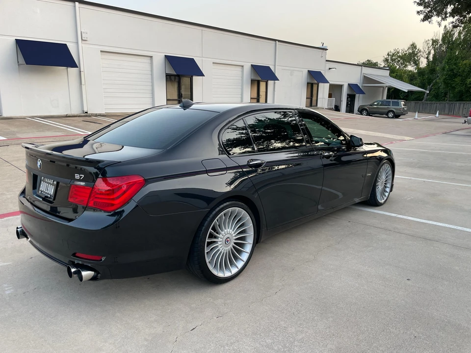 2011 BMW Alpina B7 - Image 19 of 31