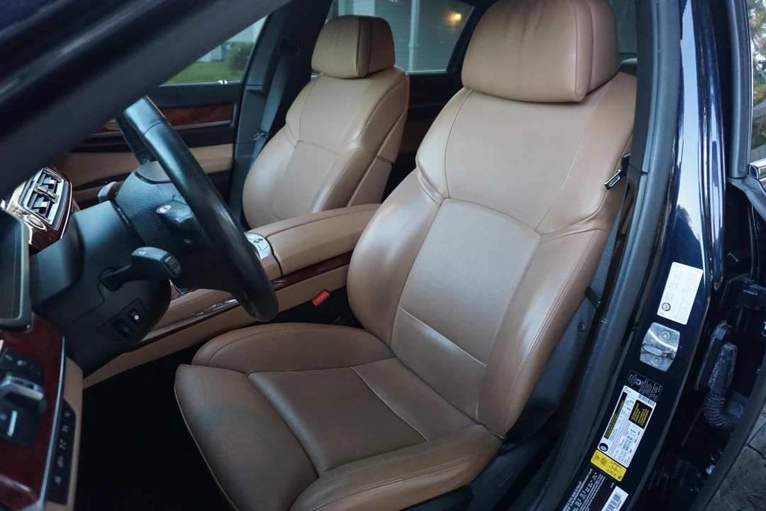 2011 BMW Alpina B7 - Image 8 of 10