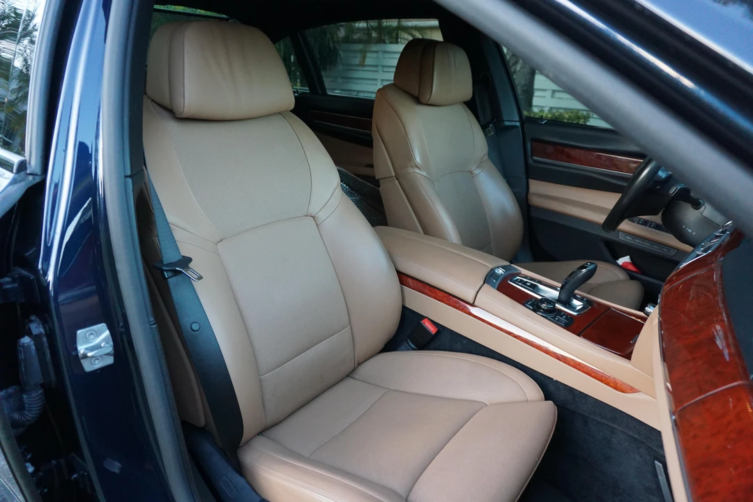 2011 BMW Alpina B7 - Image 9 of 10