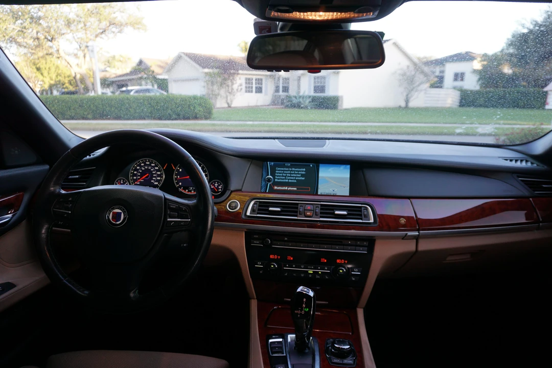 2011 BMW Alpina B7 - Image 7 of 10