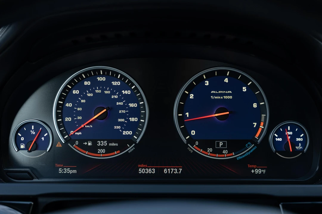 2011 BMW Alpina B7 - Image 25 of 31