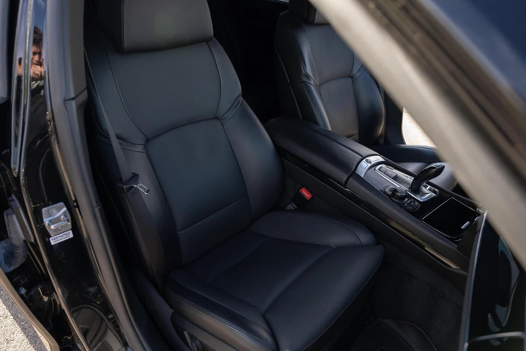 2011 BMW Alpina B7 - Image 24 of 31