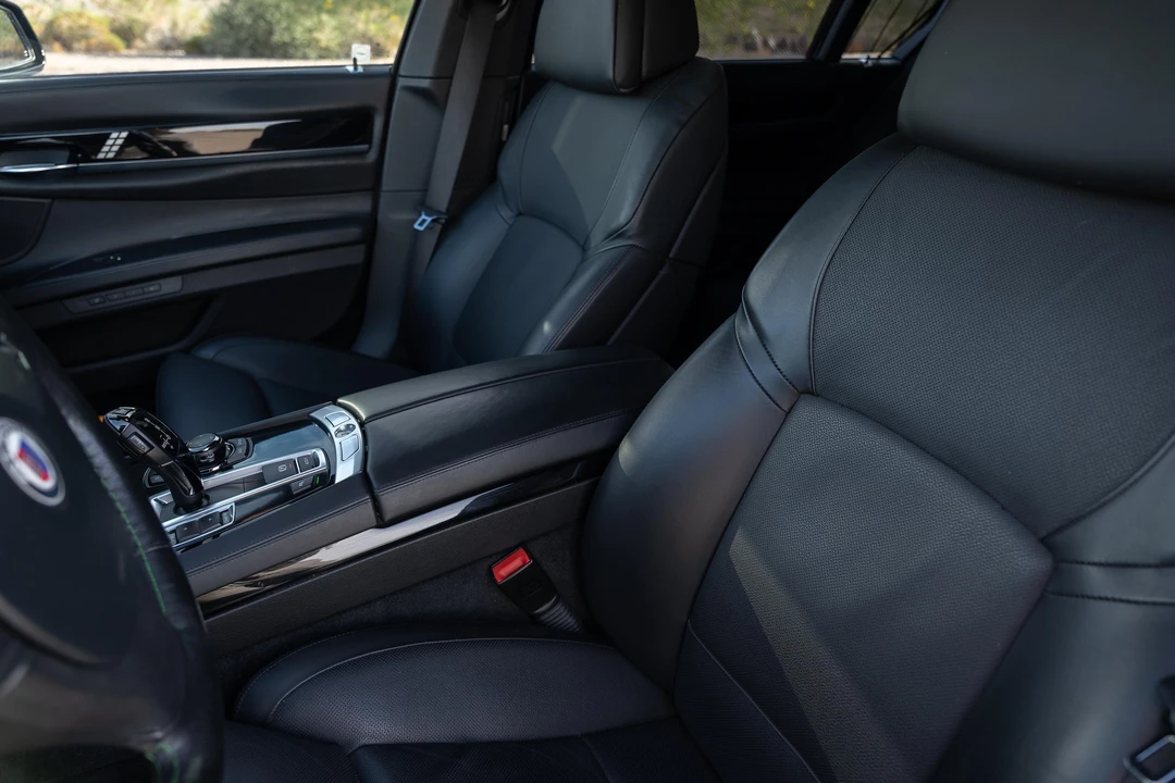 2011 BMW Alpina B7 - Image 23 of 31