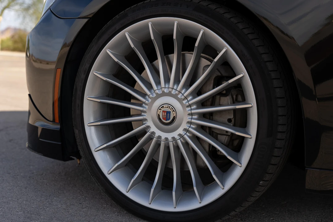2011 BMW Alpina B7 - Image 18 of 31