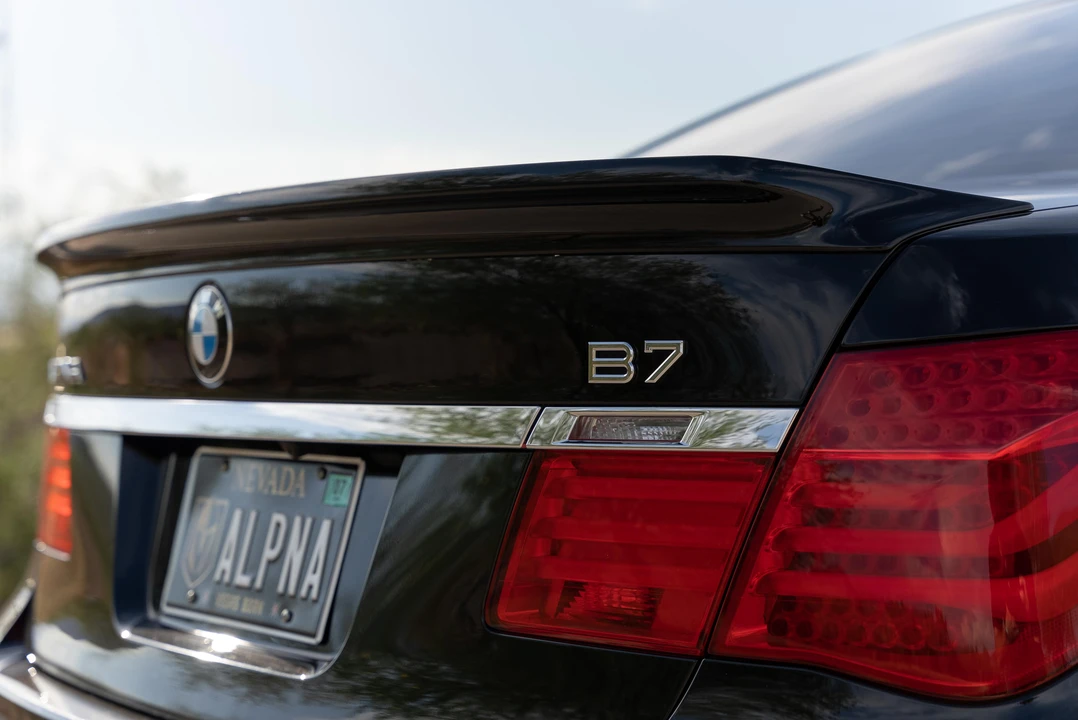 2011 BMW Alpina B7 - Image 16 of 31